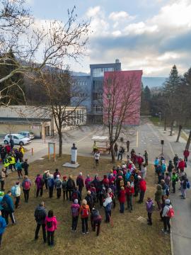 Zbiranje pohodnikov na izhodišču